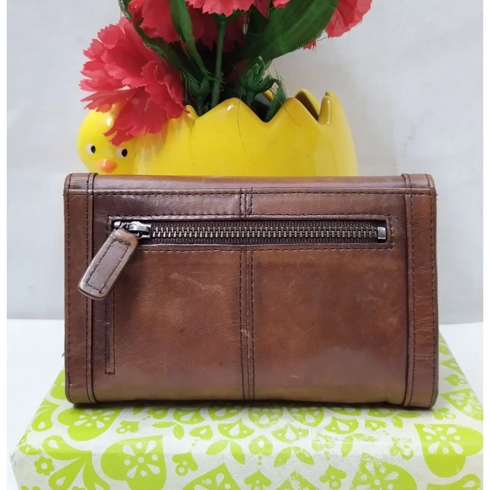Kenneth Cole kenneth cole